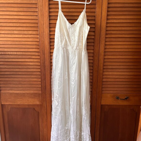 Vintage Satin & Lace Ivory Wedding Dress - Picture 2 of 6